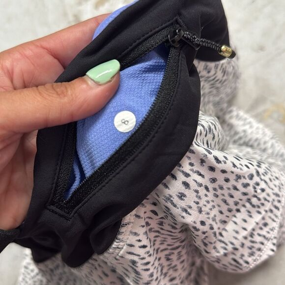 Black and White Patterned Athletic Skirt LULULEMON - Size 8 - Picture 4 of 4